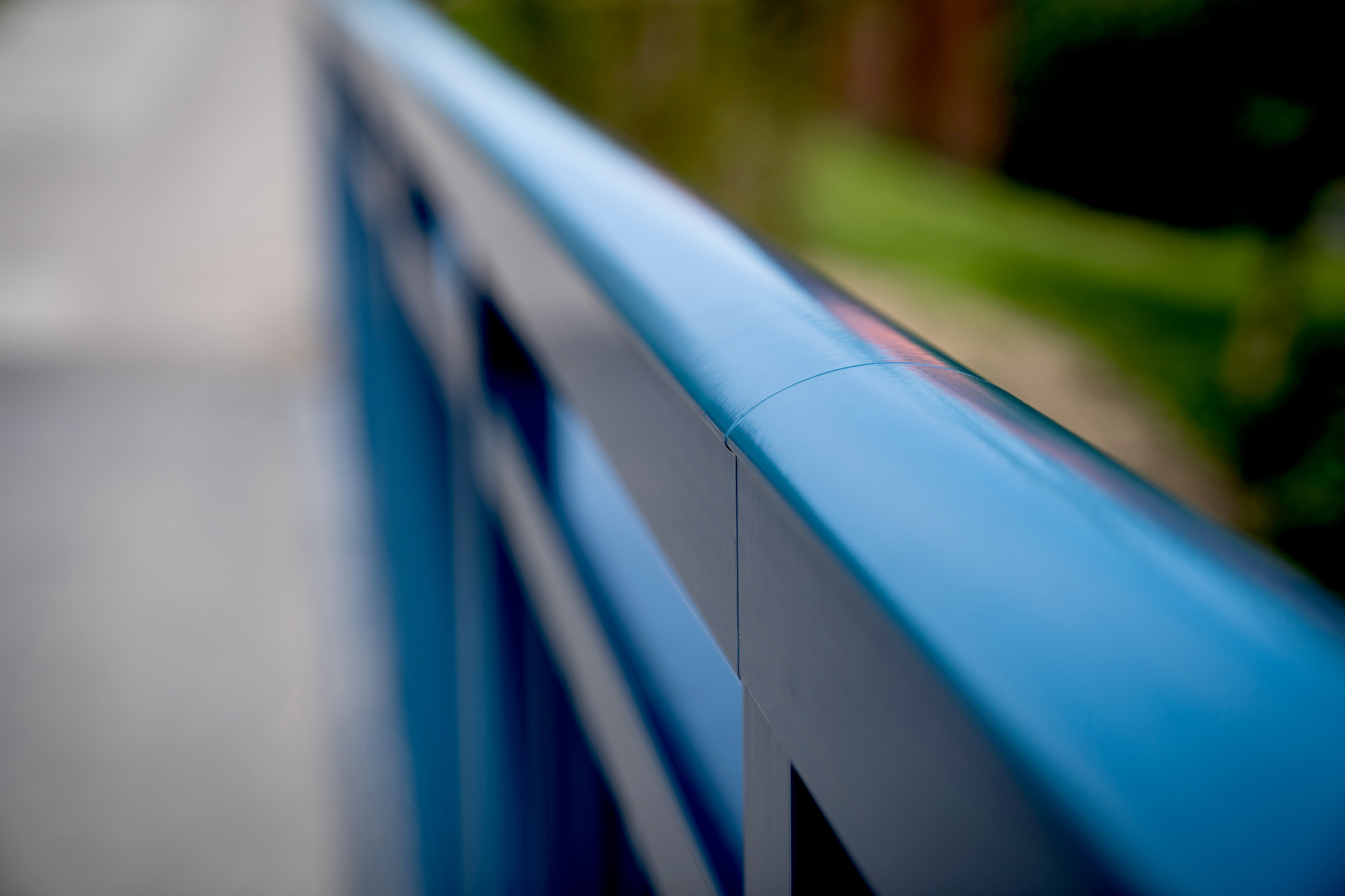 bild-von-einer-gfk-brucke-mit-handlauf-profil-von-fiberline-80x80x7-mm