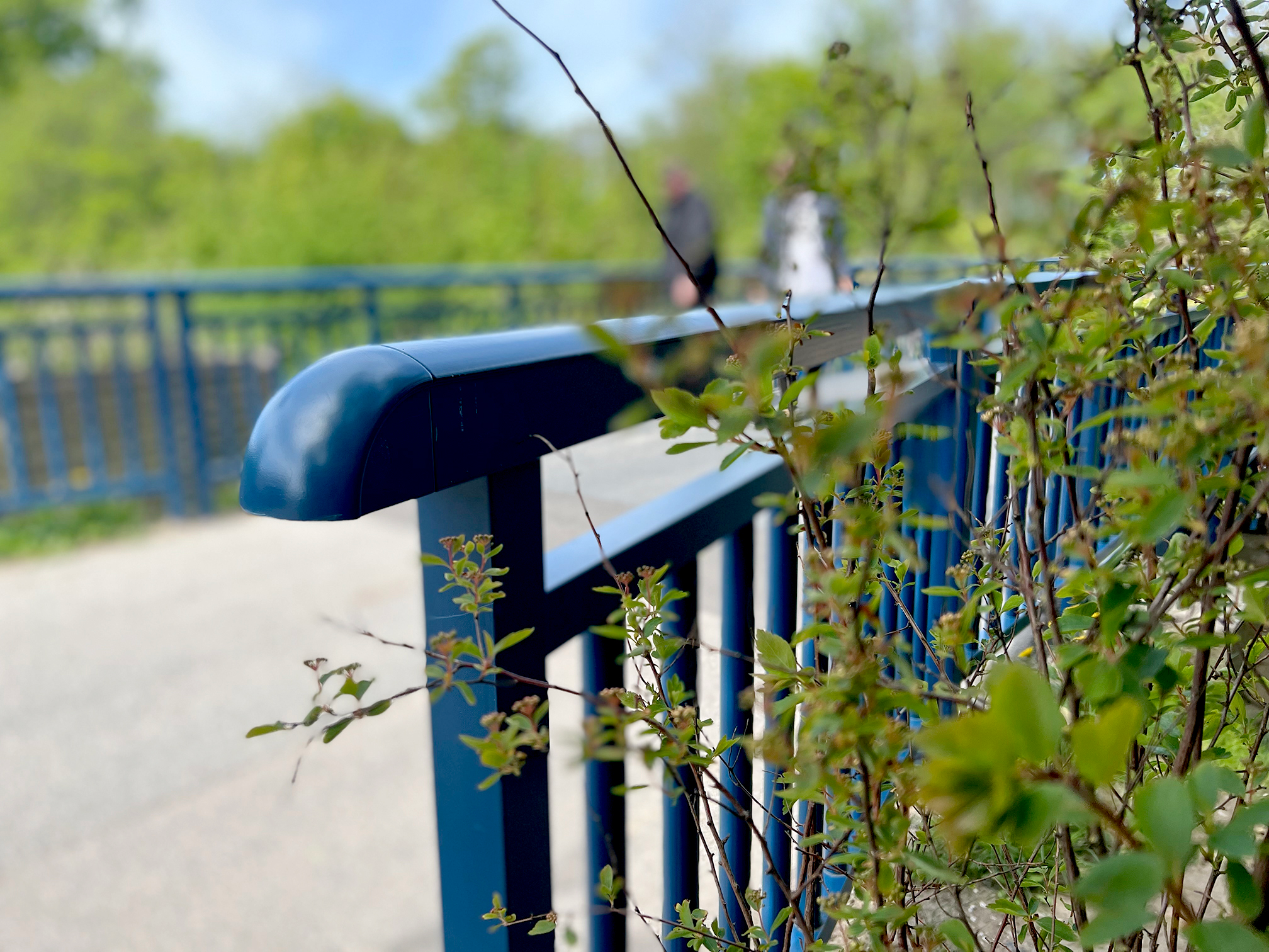 bild-von-einer-gfk-brucke-mit-handlauf-profil-von-fiberline-80x80x7-mm