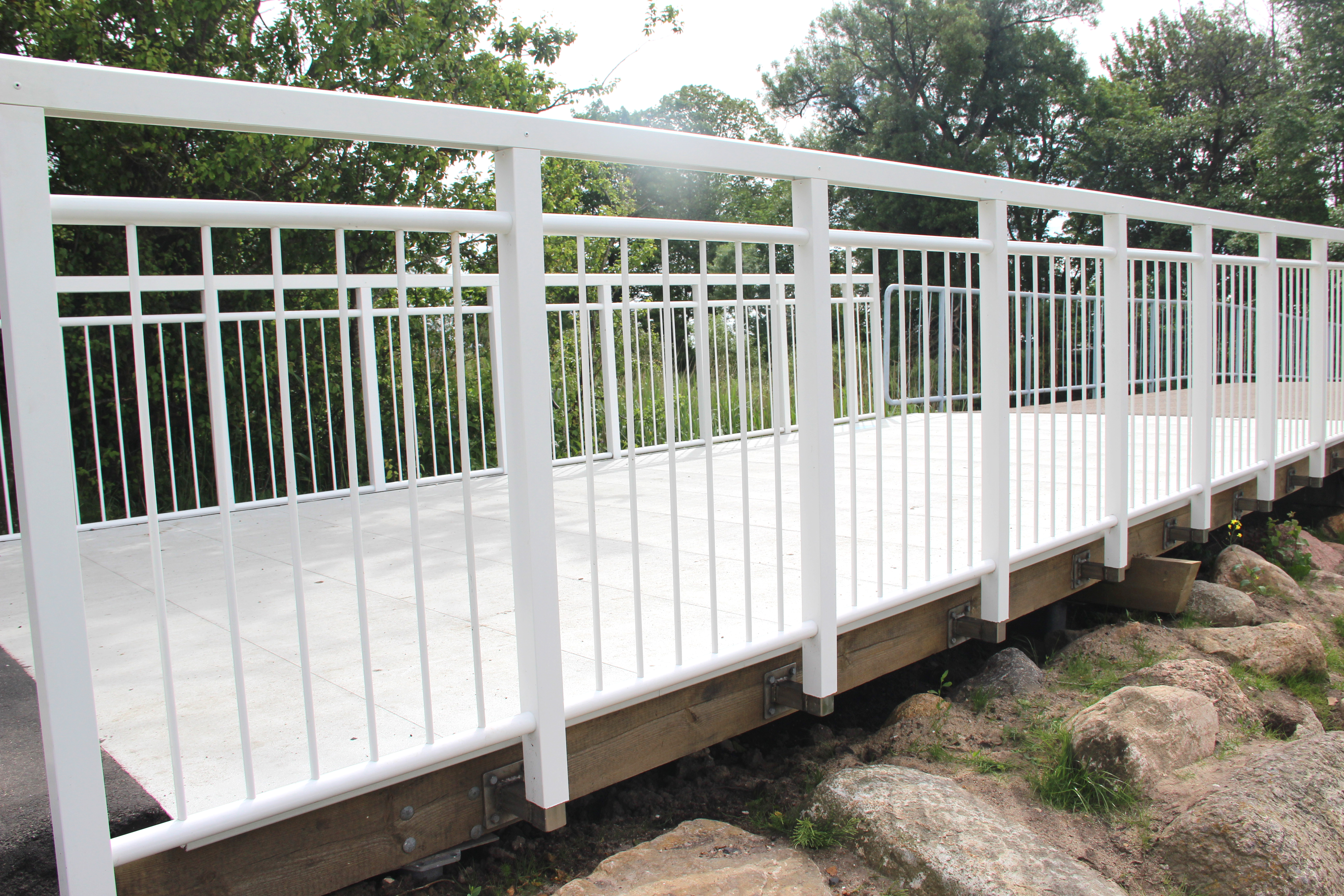 image-of-90-degree-bracket-holding-up-gfr-i-profile