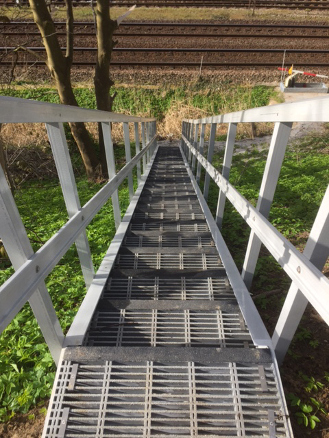 bilder-von-gfk-roste-und-zubehör-von-fiberline